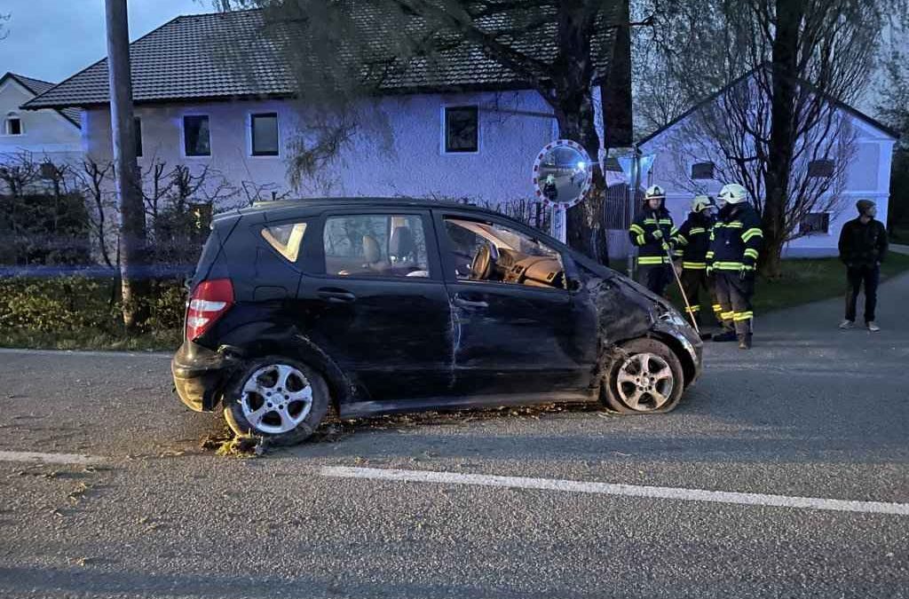 Verkehrsunfall eingeklemmte Person – Moosham